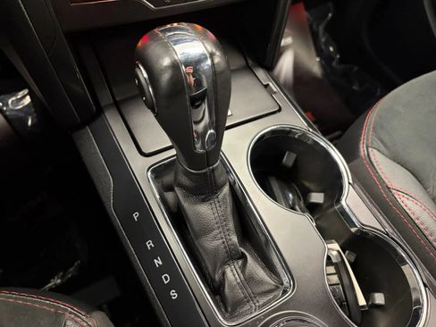 Used 2019 Ford Explorer XLT w/ Equipment Group 202A AWD/4WD image 29