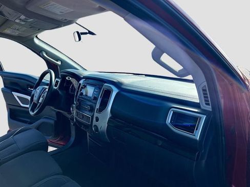 Used 2017 Nissan Titan SV AWD/4WD image 16