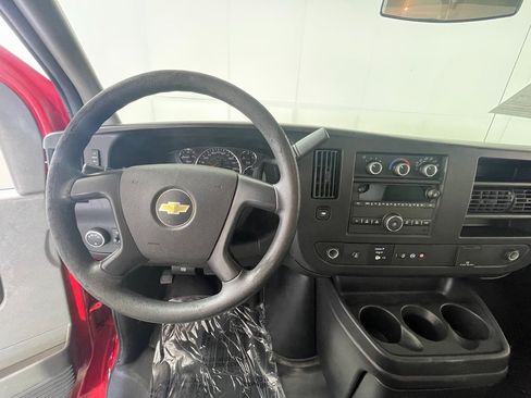 Used 2015 Chevrolet Express 2500 image 16