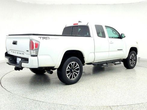 Used 2022 Toyota Tacoma TRD Sport image 5