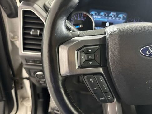 Used 2018 Ford Expedition Platinum image 11