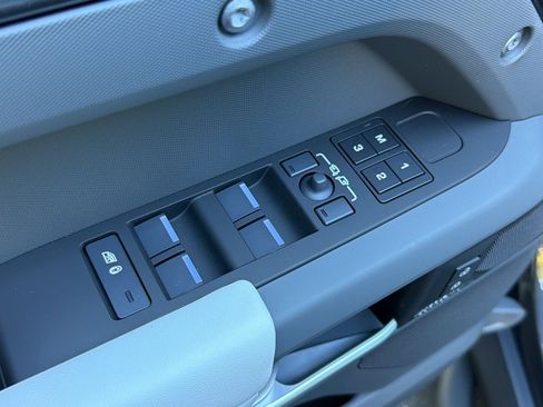 New 2026 Land Rover Defender 130 X-Dynamic SE AWD/4WD image 27