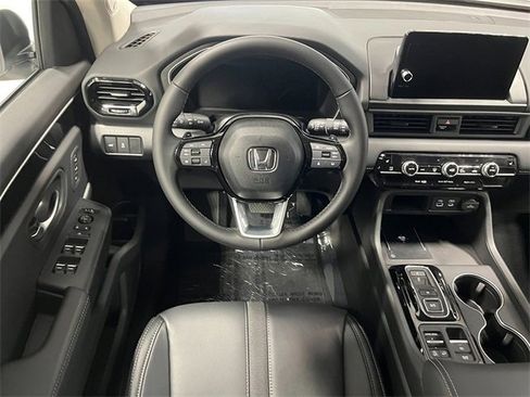 New 2025 Honda Pilot Touring image 16