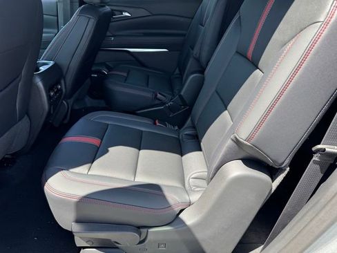 New 2026 Chevrolet Traverse RS w/ LPO, Floor Liner Package FWD image 11