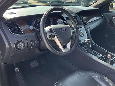 Used 2018 Ford Taurus Limited image 9