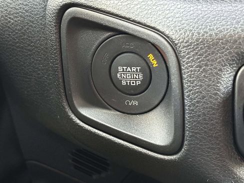 Used 2024 Jeep Gladiator Sport image 26