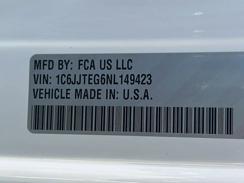 Certified 2022 Jeep Gladiator Mojave w/ Cold Weather Group image 30