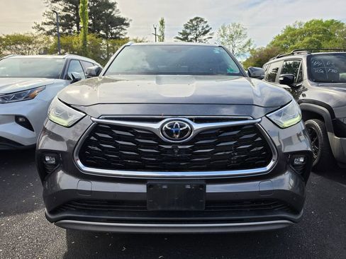Used 2022 Toyota Highlander Platinum image 5