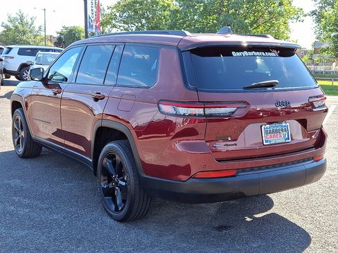 Used 2022 Jeep Grand Cherokee L Laredo image 4