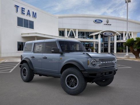 New 2025 Ford Bronco Badlands image 7
