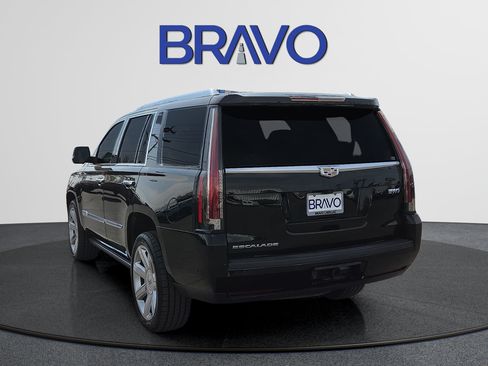 Used 2020 Cadillac Escalade Premium Luxury AWD/4WD image 3