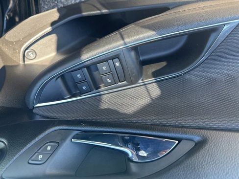 Used 2018 Chevrolet Cruze LS image 14