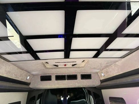 Used 2023 Mercedes-Benz Sprinter 3500 image 29
