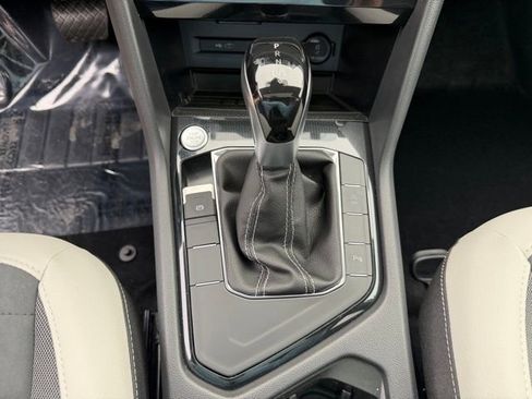 New 2026 Volkswagen Taos SE FWD image 23