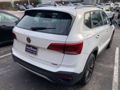 Certified 2022 Volkswagen Taos S image 5