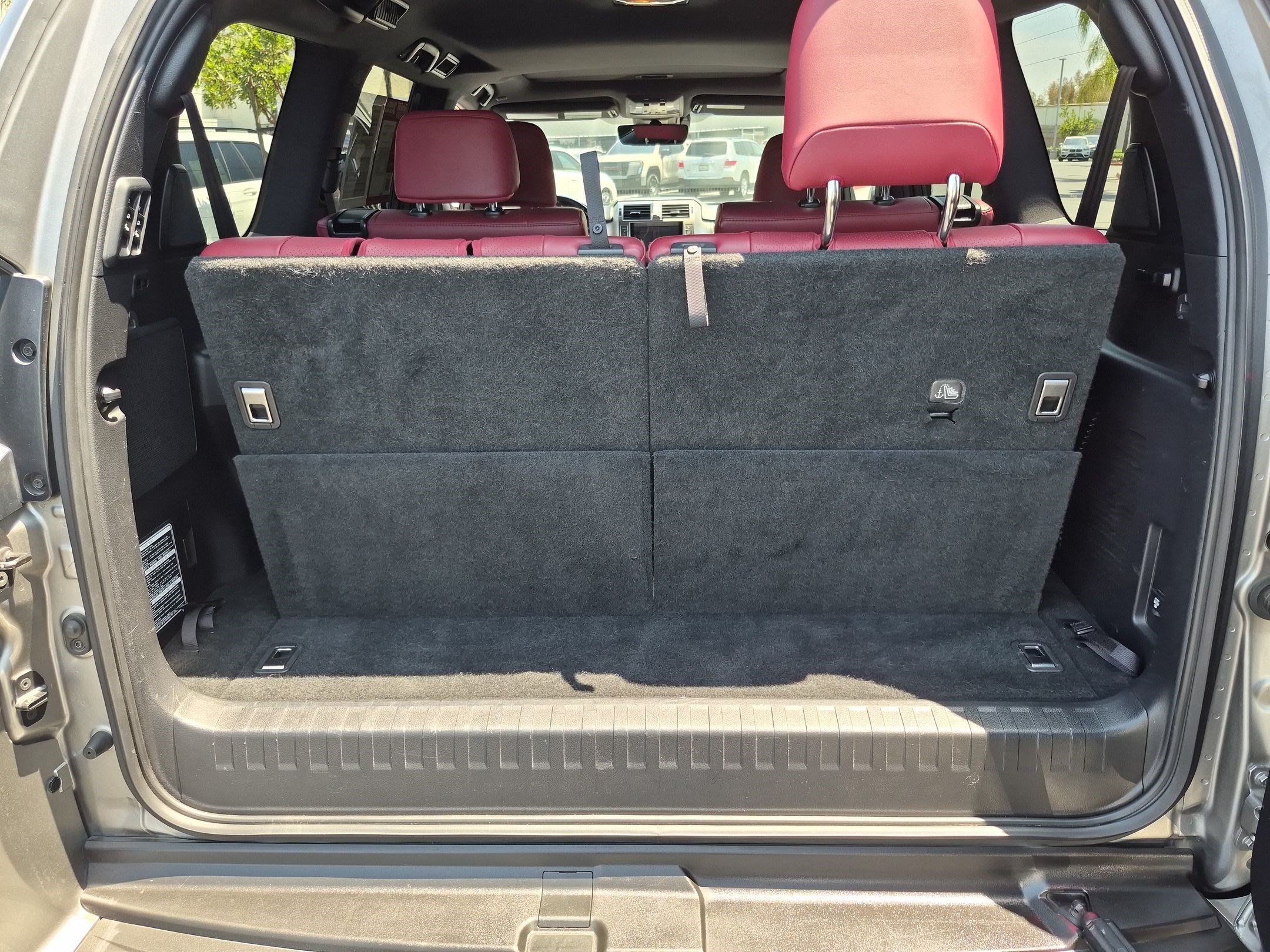 Used 2021 Lexus GX 460 Luxury w/ Sport Design Package AWD/4WD image 33