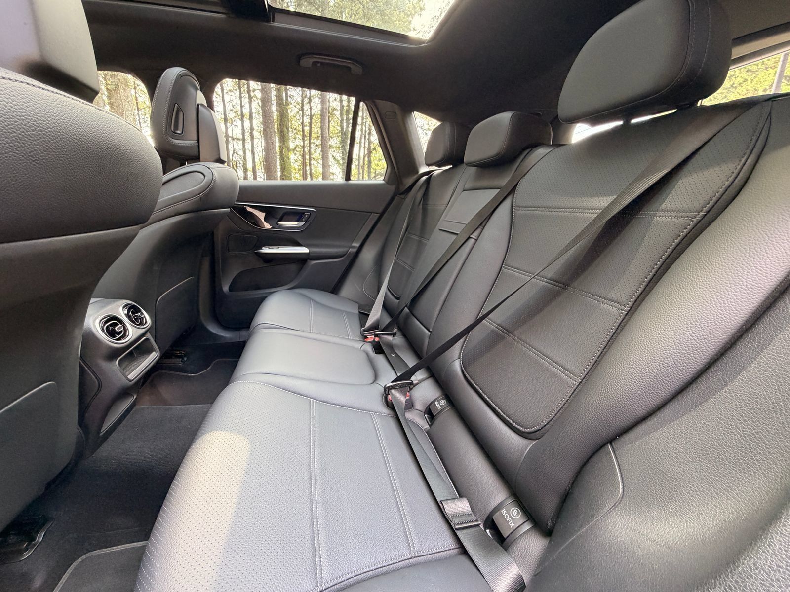 Used 2025 Mercedes-Benz GLC 300 image 13