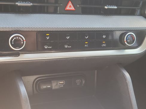 Used 2023 Kia Sportage LX FWD image 23