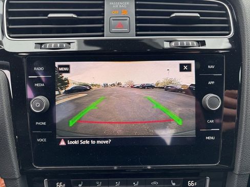 Used 2018 Volkswagen Golf R 4-Door image 15