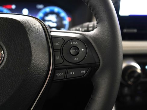 Used 2025 Toyota RAV4 Limited image 26