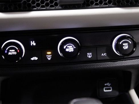 Certified 2023 Honda HR-V LX image 28