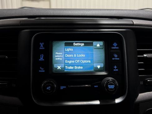 Used 2015 RAM 2500 Tradesman w/ Chrome Appearance Group AWD/4WD image 9