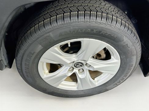 Used 2019 Toyota RAV4 XLE w/ Convenience Package image 29