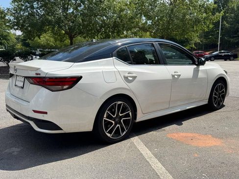 Used 2025 Nissan Sentra SR w/ SR Premium Package FWD image 5