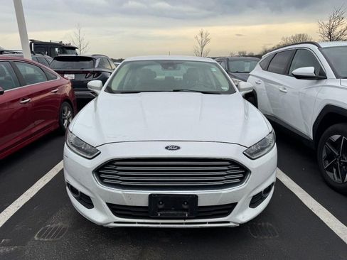 Used 2014 Ford Fusion SE w/ Equipment Group 502A image 2