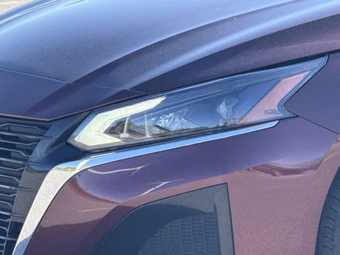 Used 2025 Nissan Altima 2.5 SV image 5