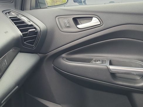 Used 2018 Ford Escape Titanium w/ Ford Safe & Smart Package image 28