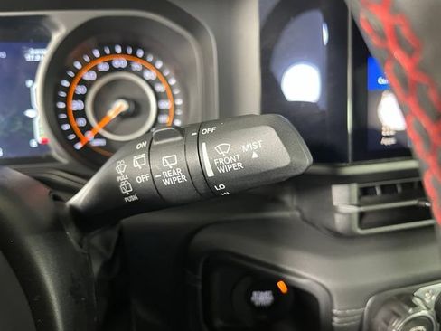 Used 2025 Jeep Wrangler Unlimited Rubicon AWD/4WD image 24