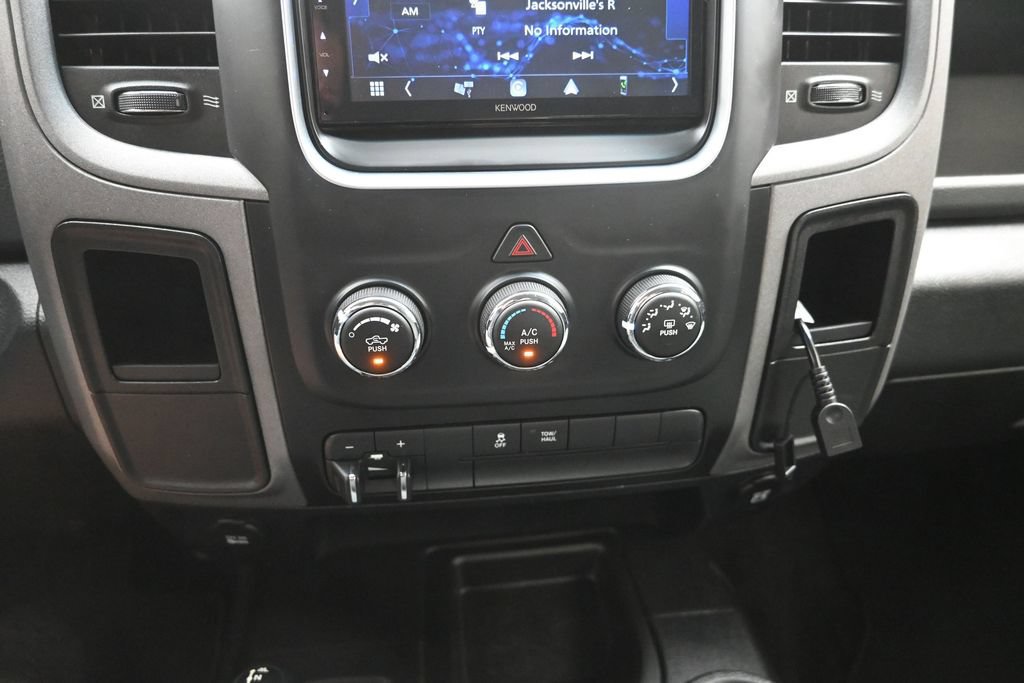 Used 2016 RAM 2500 Tradesman w/ Chrome Appearance Group AWD/4WD image 17