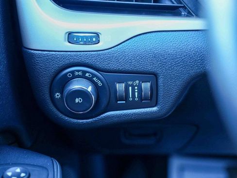 Used 2016 Jeep Cherokee Latitude w/ Safety/Convenience Group image 24