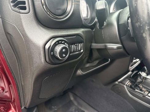 Used 2021 Jeep Gladiator Overland image 22