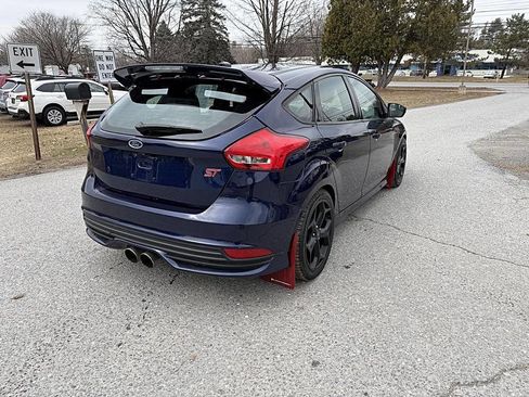 Used 2017 Ford Focus ST w/ Equipment Group 401A image 5
