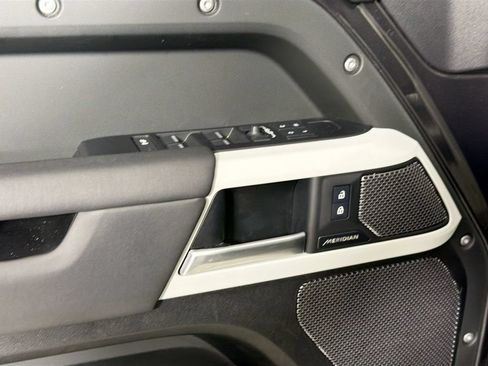 Certified 2024 Land Rover Defender 110 S AWD/4WD image 18