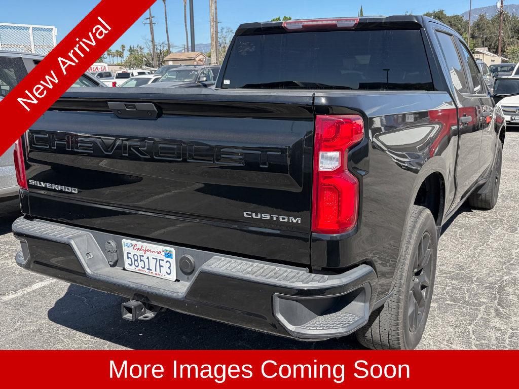 Used 2020 Chevrolet Silverado 1500 Custom w/ Custom Value Package RWD image 3