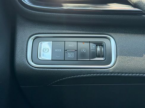 Used 2025 Buick Enclave Preferred w/ Power Package AWD/4WD image 12