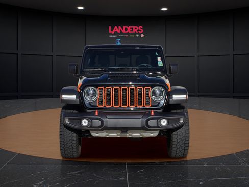 Used 2025 Jeep Gladiator Mojave w/ Convenience Group AWD/4WD image 7