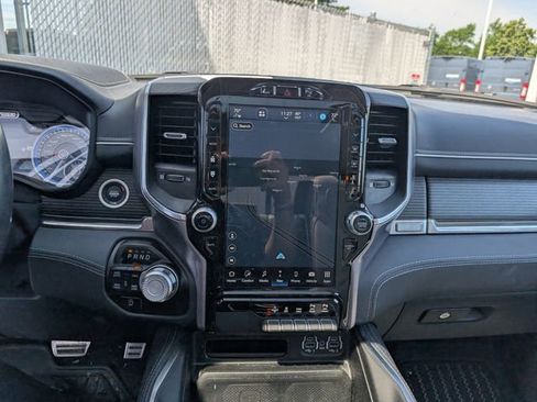 Used 2022 RAM 1500 Limited AWD/4WD image 4