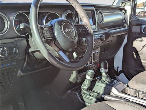 Used 2023 Jeep Wrangler Unlimited image 10