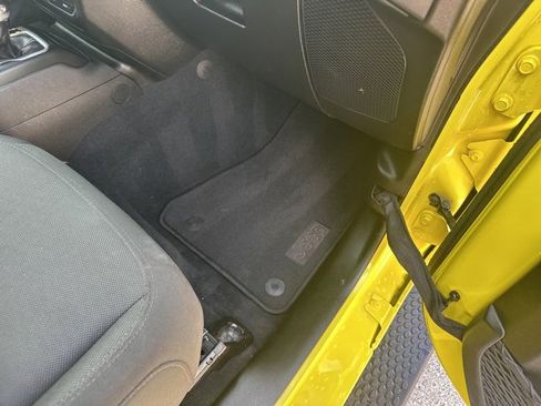 Used 2023 Jeep Wrangler Sahara w/ Cold Weather Group image 13