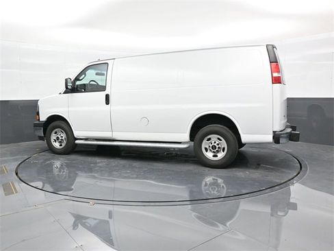 Used 2024 GMC Savana 2500 w/ Driver Convenience Package image 4