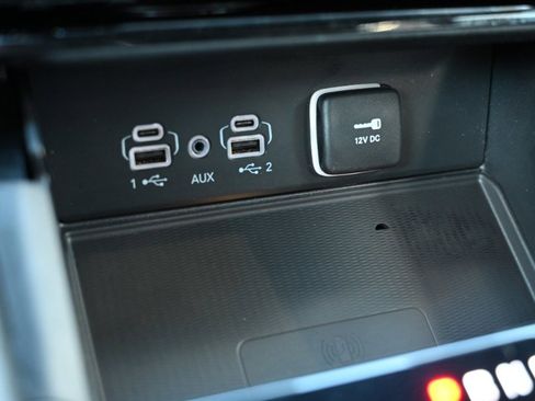 Used 2024 Jeep Grand Cherokee L Limited w/ Luxury Tech Group II image 34