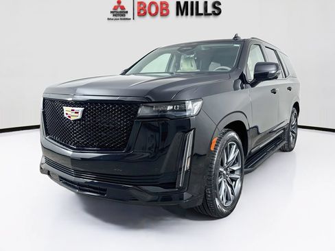 Used 2023 Cadillac Escalade Sport Platinum w/ Heavy-Duty Trailer Package AWD/4WD image 3