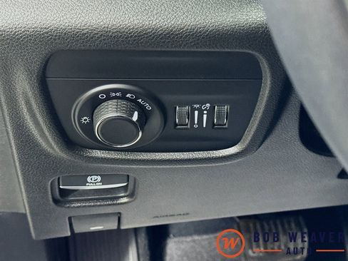 Used 2023 Jeep Grand Cherokee Laredo AWD/4WD image 12