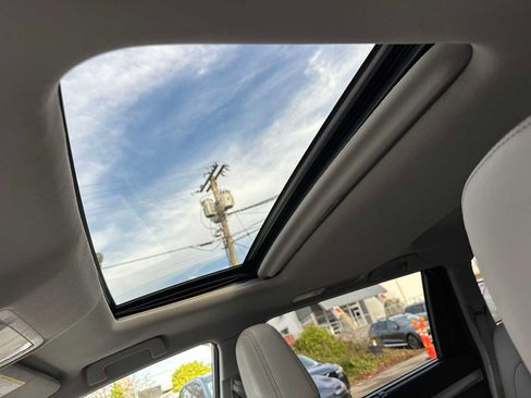 Used 2014 Toyota Highlander XLE image 22