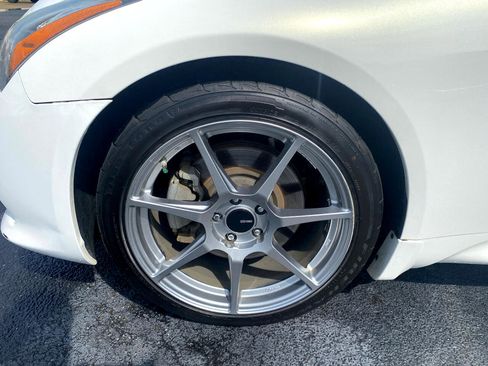 Used 2011 INFINITI G37 Sport w/ Premium Pkg image 9