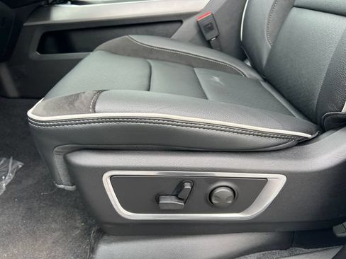 New 2026 RAM 1500 Laramie AWD/4WD image 12